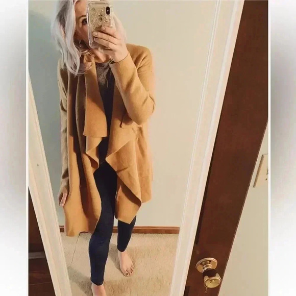 Forever 21 Drape Front Duster Cardigan in Camel Size Large EUC - Picture 2 of 6